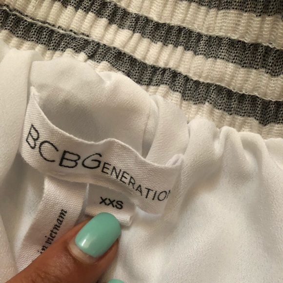 BCBGeneration gray and white striped mini skirt - Picture 3 of 4